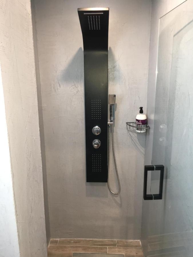 Anastasia Luxury Suites 2 托隆 外观 照片