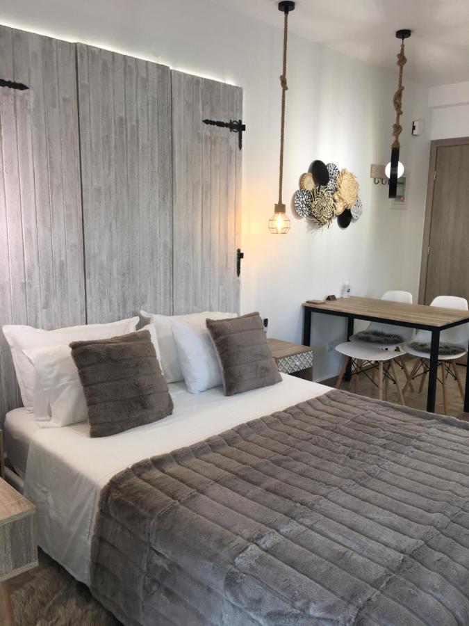 Anastasia Luxury Suites 2 托隆 外观 照片